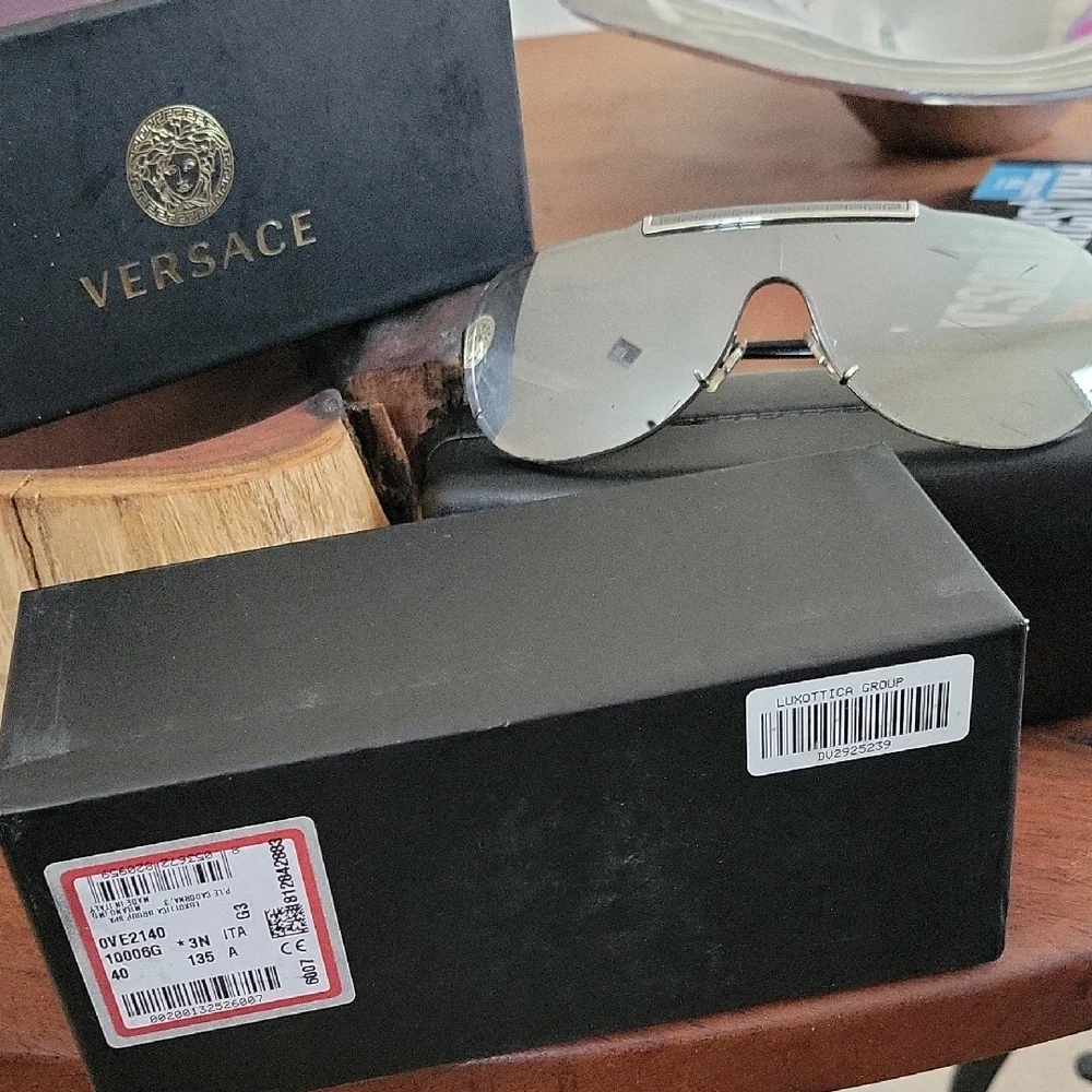 Versace Silver Metal Sheild Sunglasses, Mirror Lens VE2140 - Picture 3 of 10